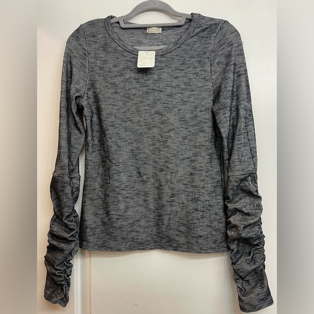 Free People Gray Long Sleeve Women's Top